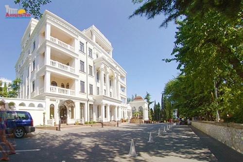 Отдых в Крыму в Алуште «Дача доктора Штейнгольца»
