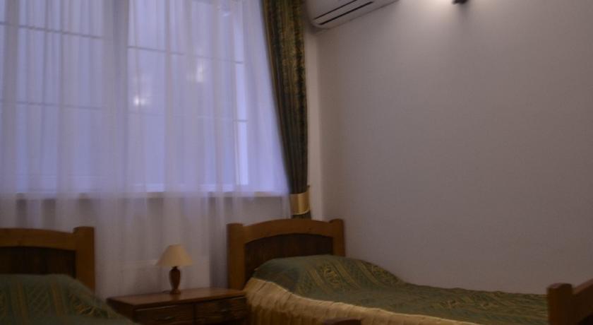 Мини-отель «Крым», Двухместный номер эконом-класса с 2 отдельными кроватями
