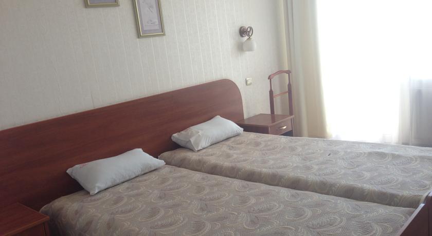 Отель «Крымский», Двухместный номер с 2 отдельными кроватями и видом на горы