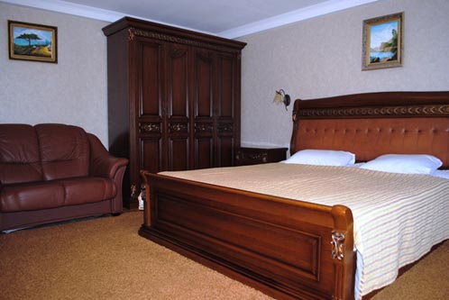 Отель «Лукоморье», Люкс с одной спальней коттедж А