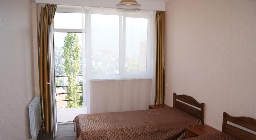 Отель «Ницца», Стандартный двухместный номер с 1 кроватью или 2 отдельными кроватями и балконом