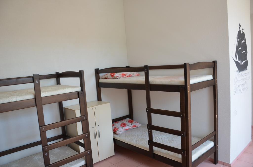  «КРМ Отель», Спальное место на двухъярусной кровати в общем номере для женщин 