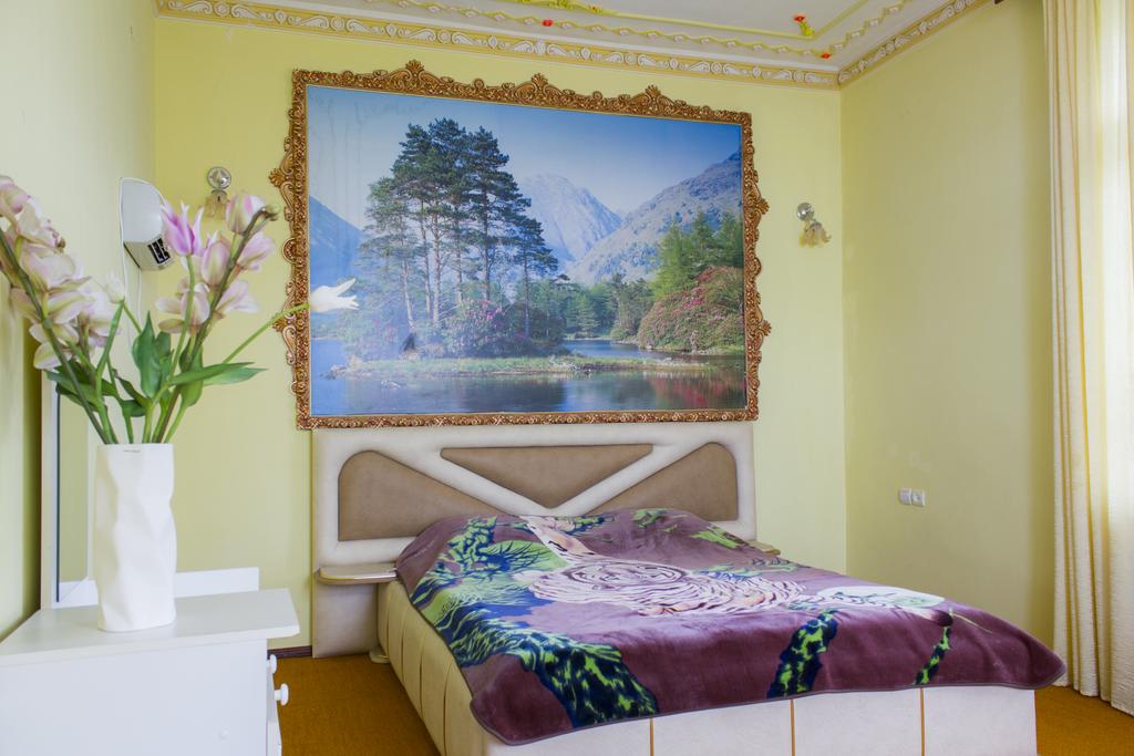 Отель «Альберго», Двухместный номер Делюкс с 1 кроватью + дополнительная кровать (Желто-розовый)