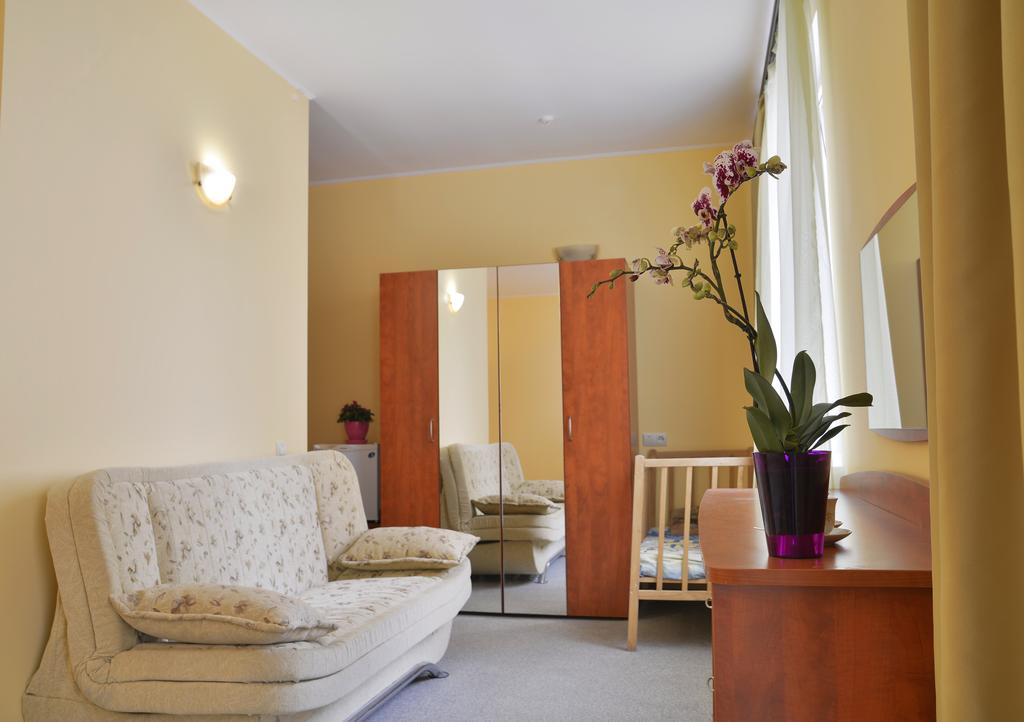 Отель «Feliz Verano», Стандартный  номер с 1 двуспальной кроватью и диваном