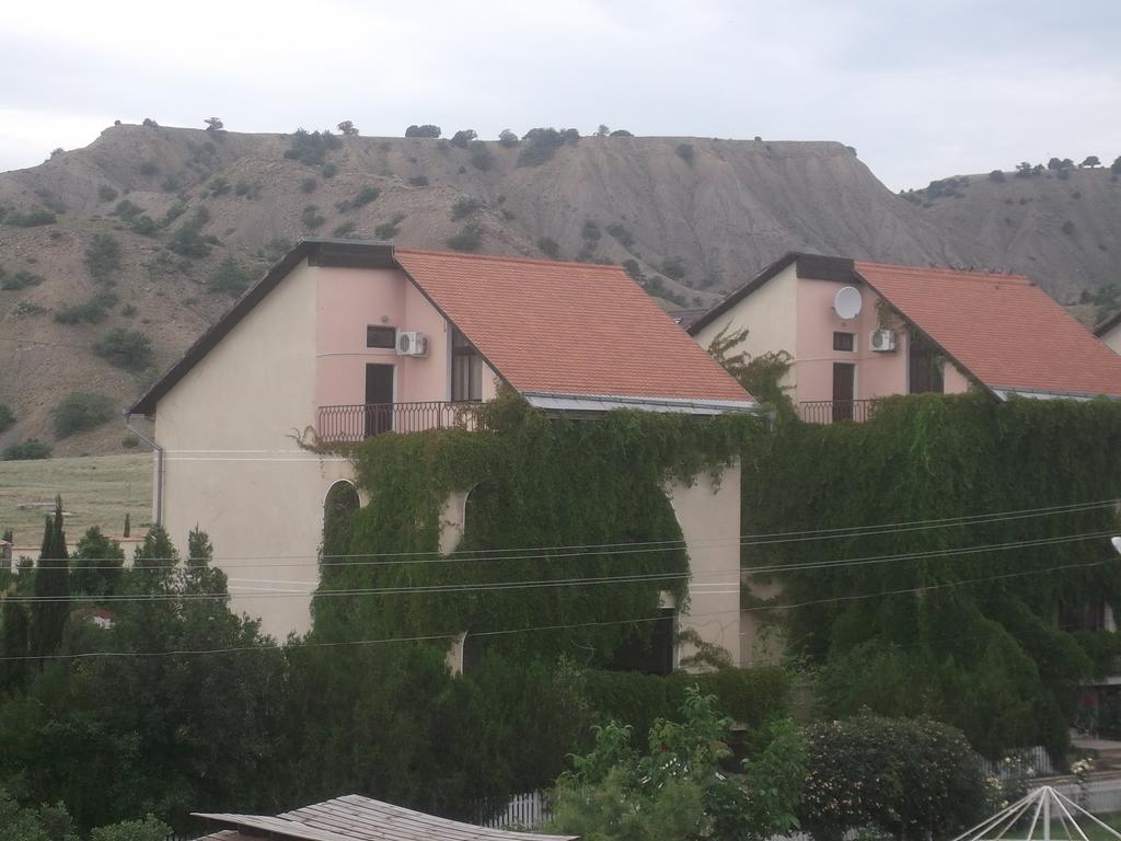 Гостевой дом «Горки Крым», Трехместный номер с террасой