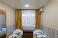 Мини-отель Кристи, 
Стандартный двухместный номер с 2 отдельными кроватями и общей ванной комнатой
