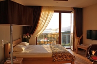 Отель Диана палас, 
Улучшенный двухместный номер с 1 кроватью, балконом и видом на море
