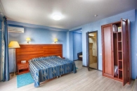 Отель Релакс, 
Двухместный номер Делюкс с 1 кроватью или 2 отдельными кроватями и балконом
