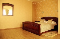 Отель Монарх, 
Люкс с 1 спальней с кроватью размера queen-size и диваном-кроватью
