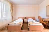 Отель Kaffa, Двухместный номер с 2 отдельными кроватями и собственной ванной комнатой