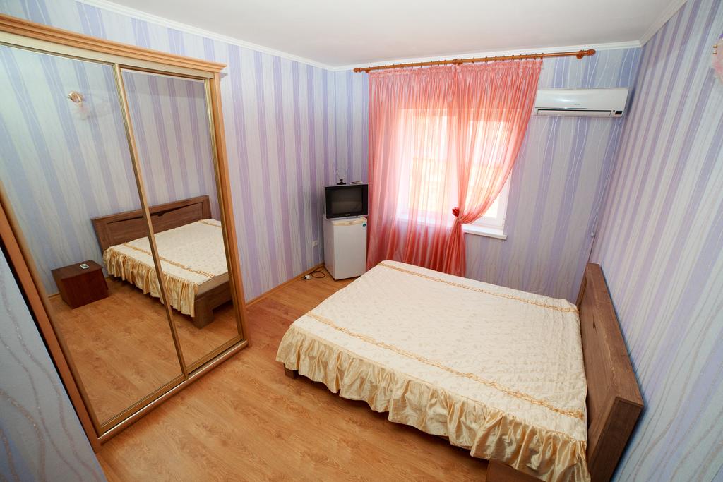 Мини-отель «Теплое Море», Двухместный номер Делюкс с 2 отдельными кроватями