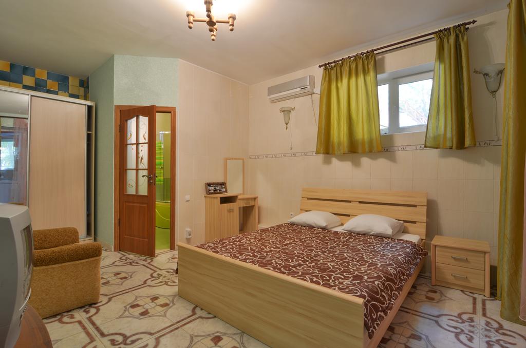 Отель «Кучук Ламбат», Двухместный номер Делюкс с 1 кроватью (на 2 взрослых + 1 ребенка)
