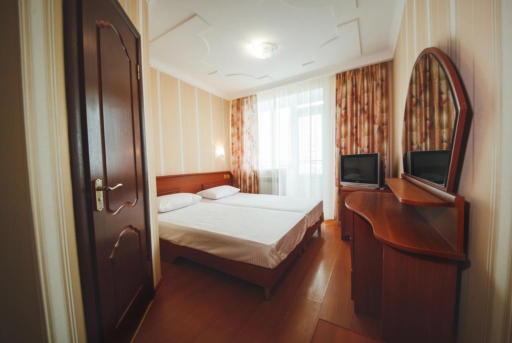 Отель «Лиана», Стандартный двухместный номер с 2 отдельными кроватями