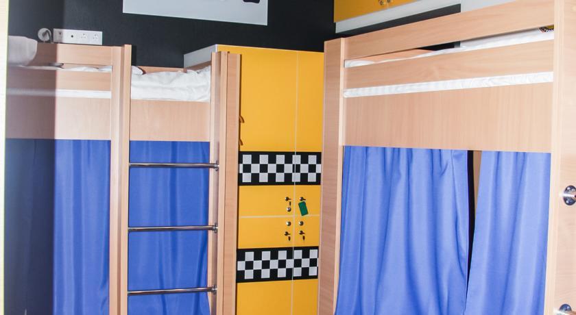 Хостел «SkyCity», Кровать в общем номере для мужчин и женщин с 8 кроватями
